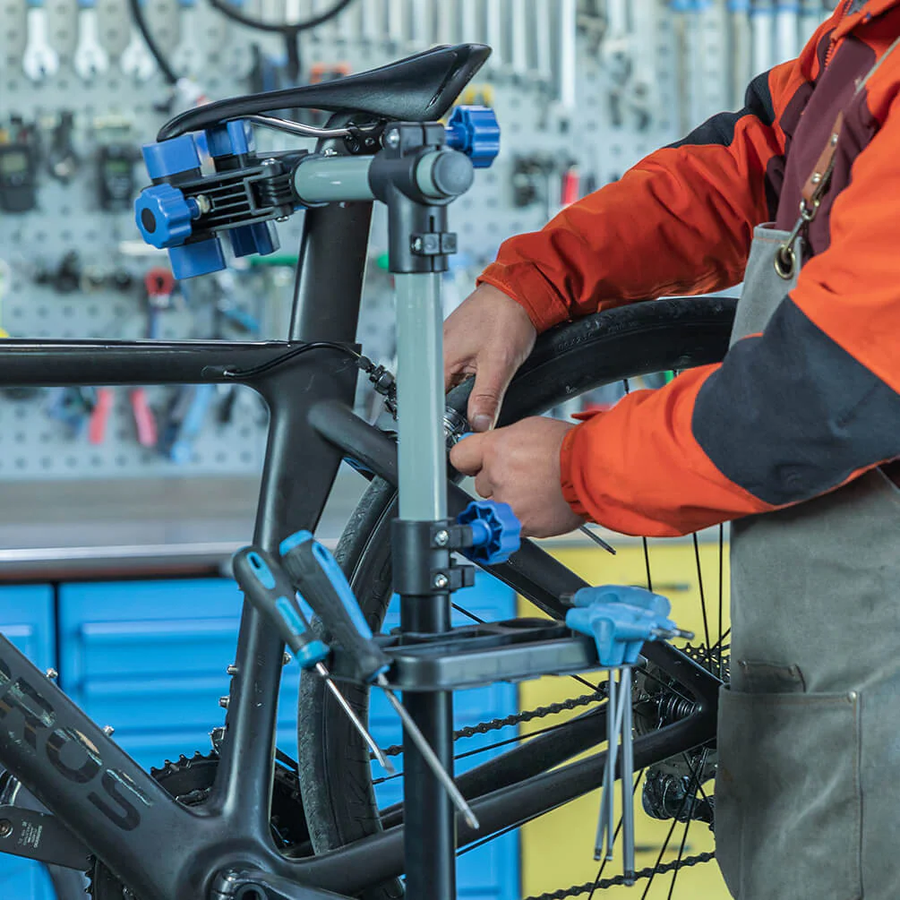 Adjustable Telescopic Bike Repair Stand - Image 14