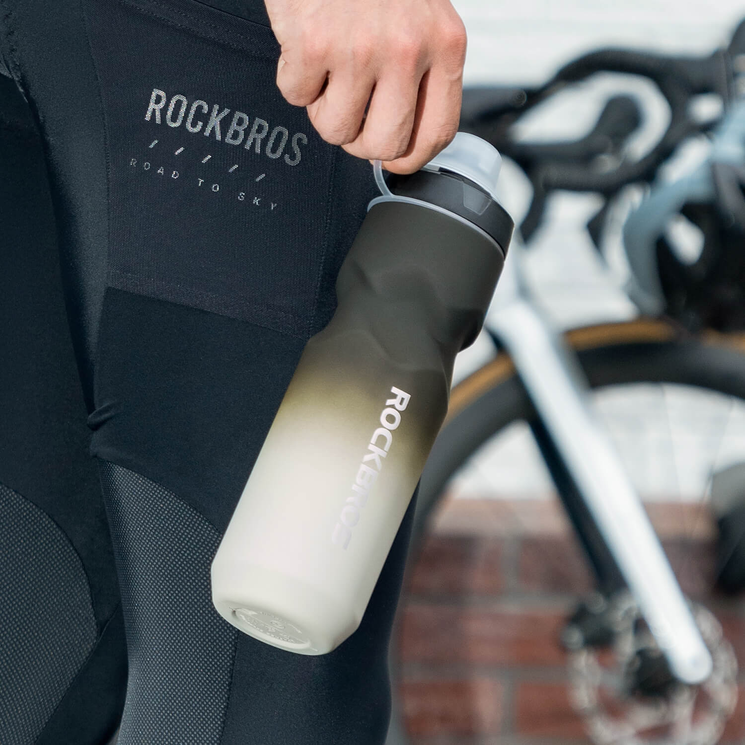 Bike Water Bottle with Soft-Touch Grip & Pull-Top Lid - 600/750ml - Image 16