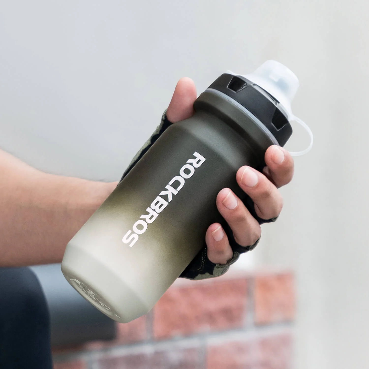 Bike Water Bottle with Soft-Touch Grip & Pull-Top Lid - 600/750ml - Image 21