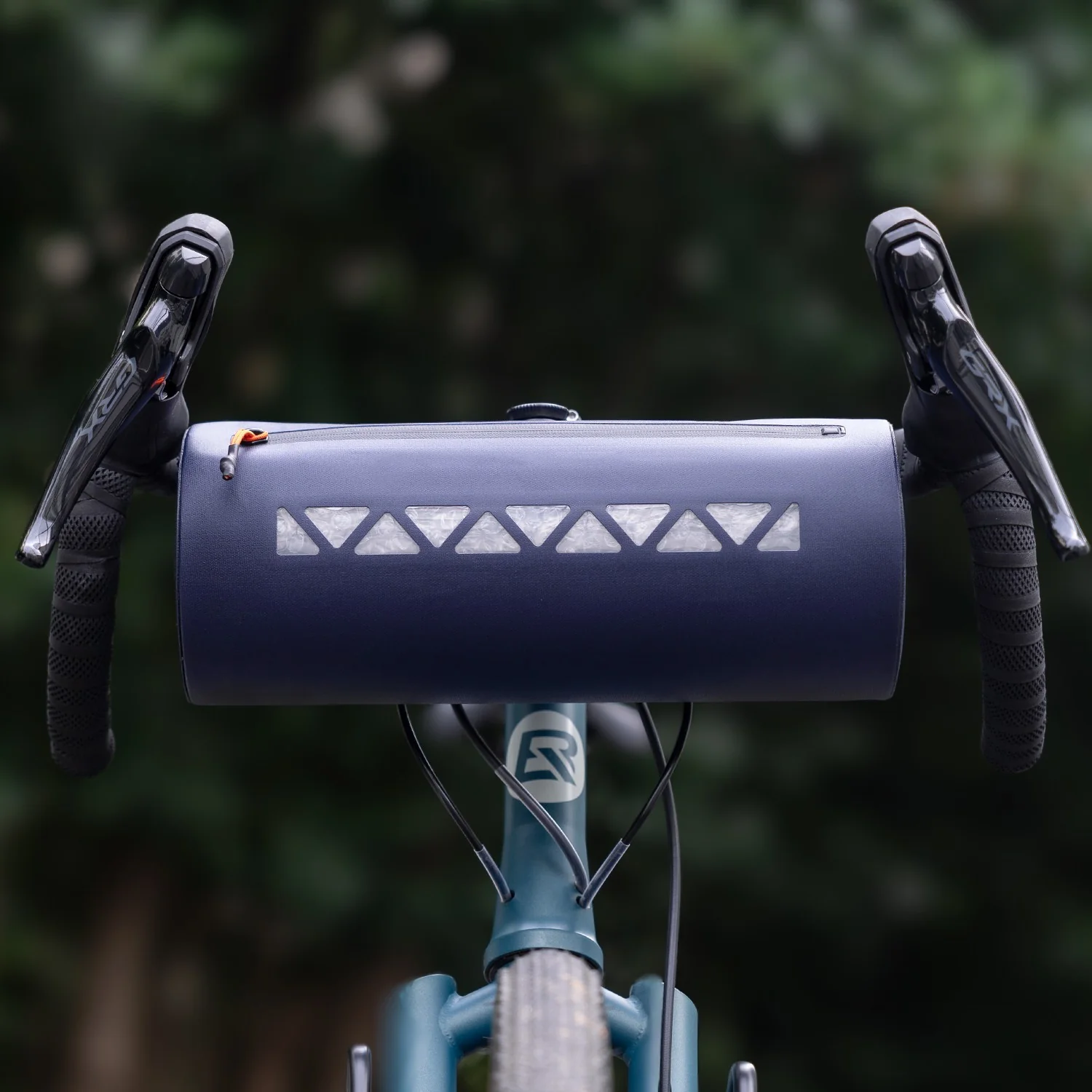 ROAD TO SKY Fully Waterproof Gravel Bike Front Bag - Image 10