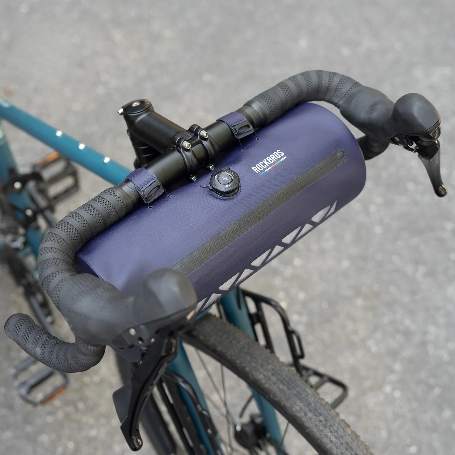ROAD TO SKY Fully Waterproof Gravel Bike Front Bag - Image 12